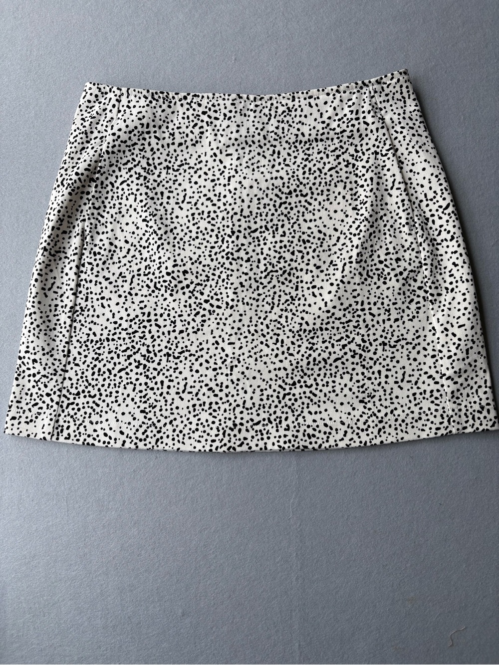 Urban Outfitters Mini Skirt White and Black Speckle Print NWT szM pockets cotton